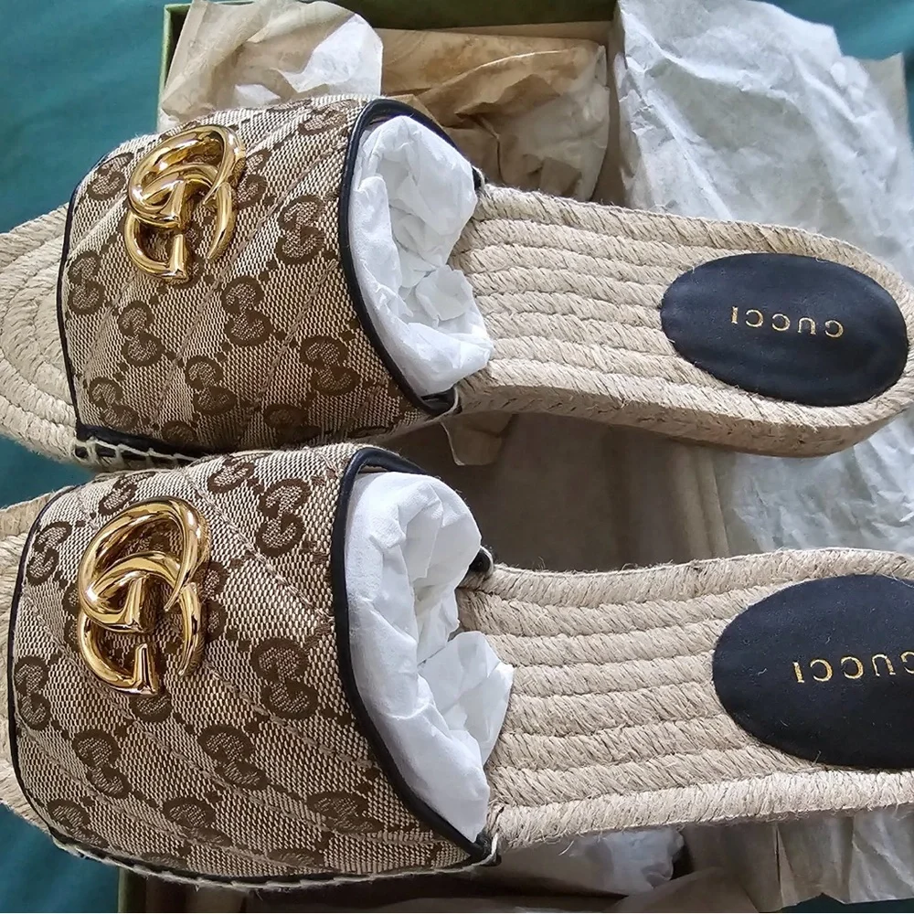 Women's GG Matelassé Espadrille Slide Sandals - Picture 6 of 7